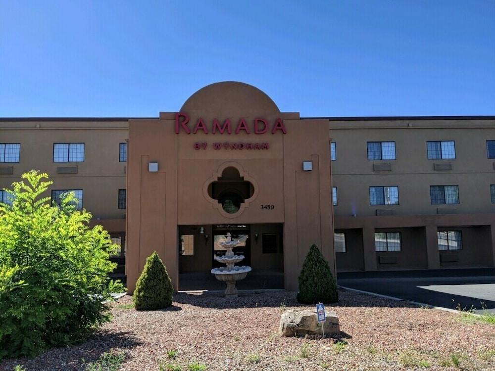 Ramada By Wyndham Santa Fe Hotel Exterior foto