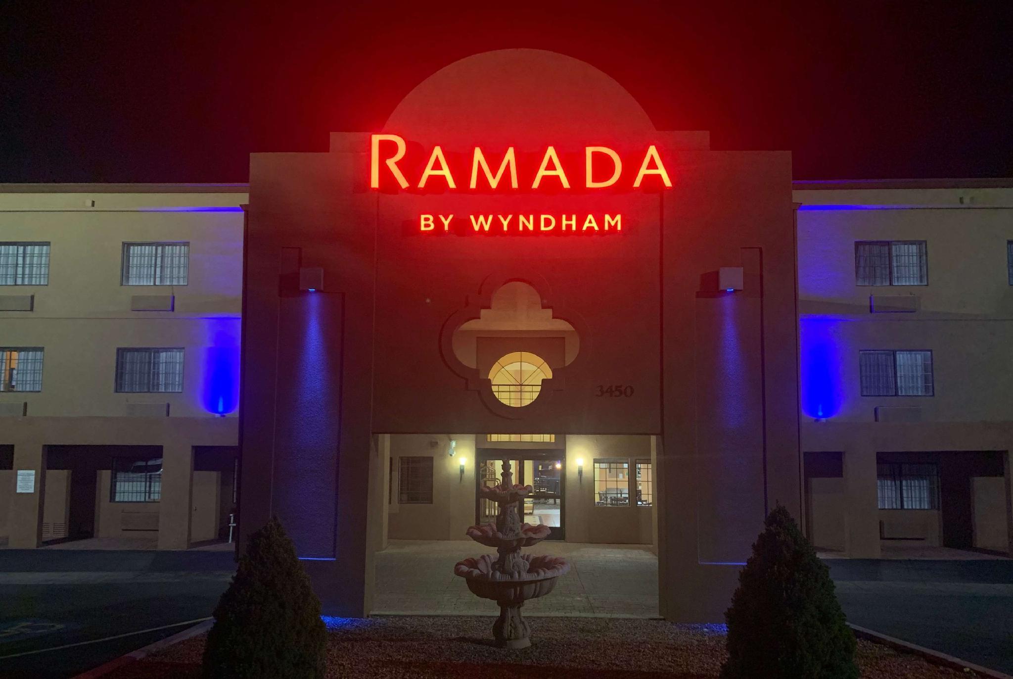 Ramada By Wyndham Santa Fe Hotel Exterior foto