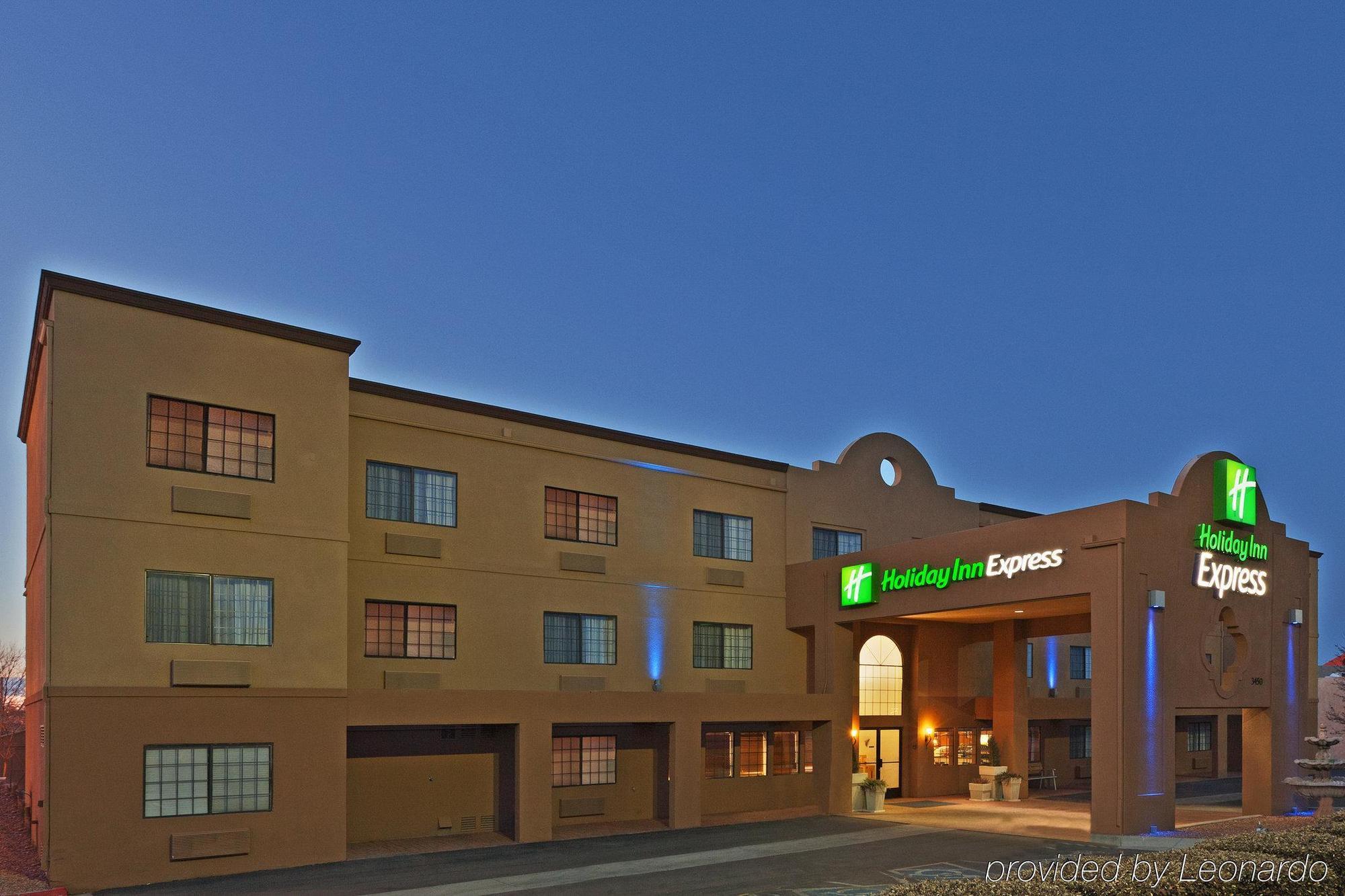 Ramada By Wyndham Santa Fe Hotel Exterior foto